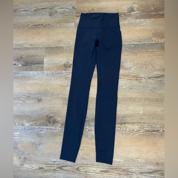 Lululemon never worn before blue leggings size 4 length 28 - Picture 2 of 2